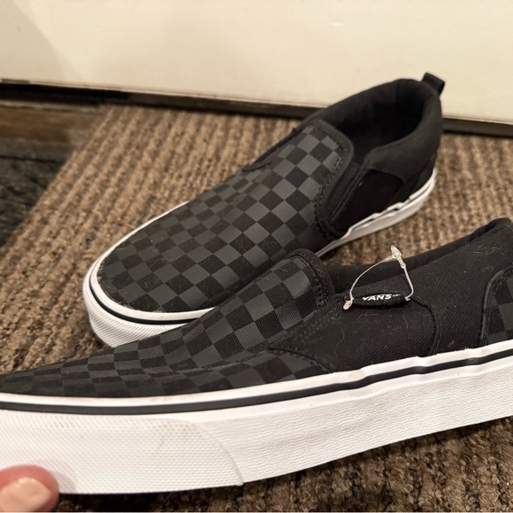 New/ Never Worn Youth 6.0 VANS Black Checkered Slip-On Sneakers - Picture 2 of 4
